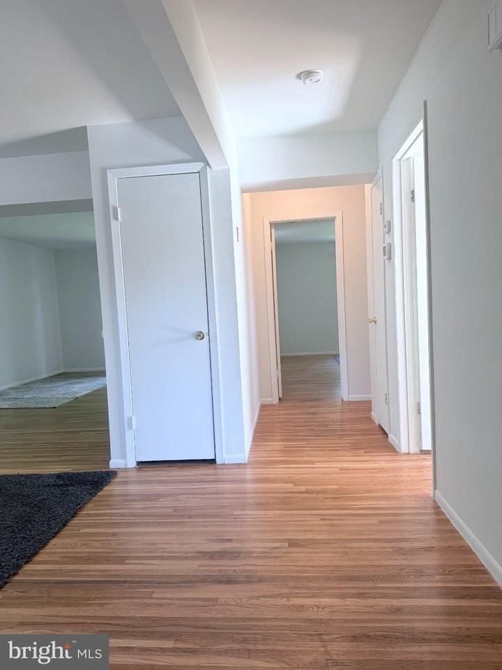 501 Silver Ct - Photo 5 of 21