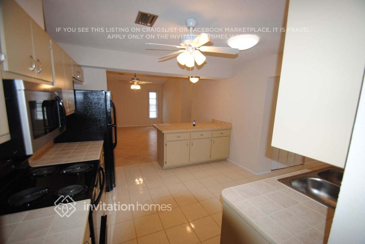 1354 Dewitt St - Photo 3 of 10