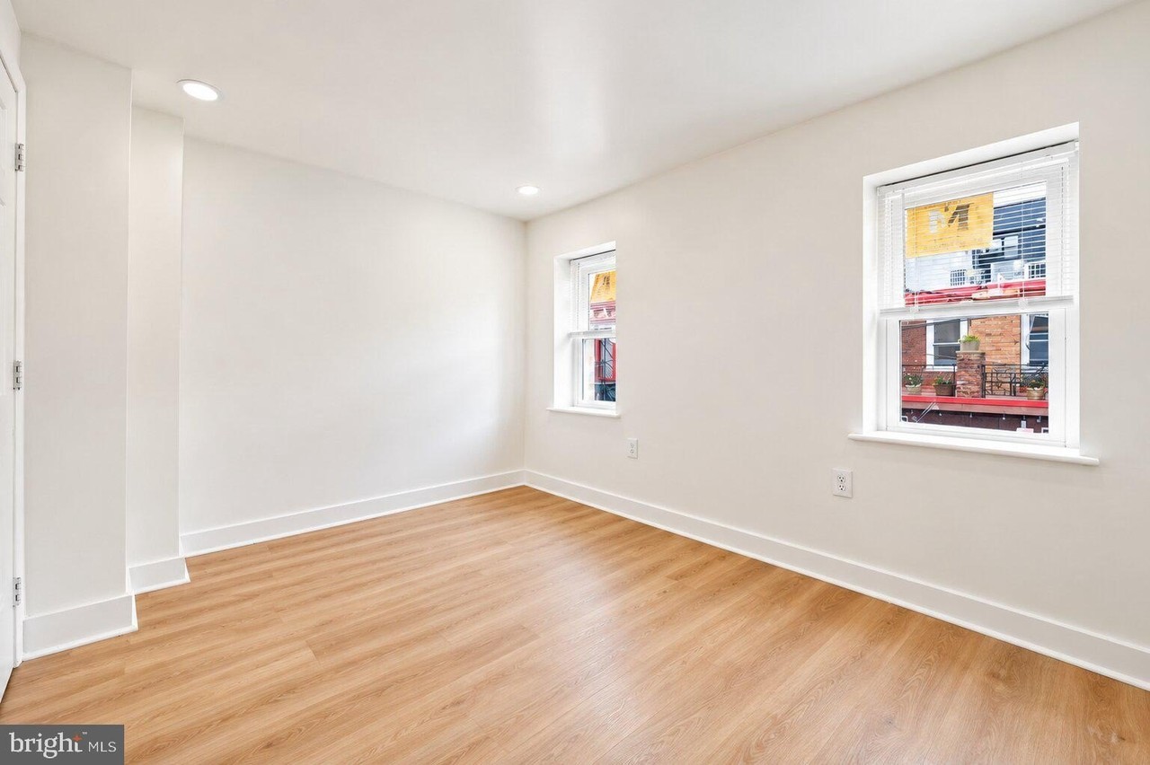 109 W Thompson St - Photo 7 of 15
