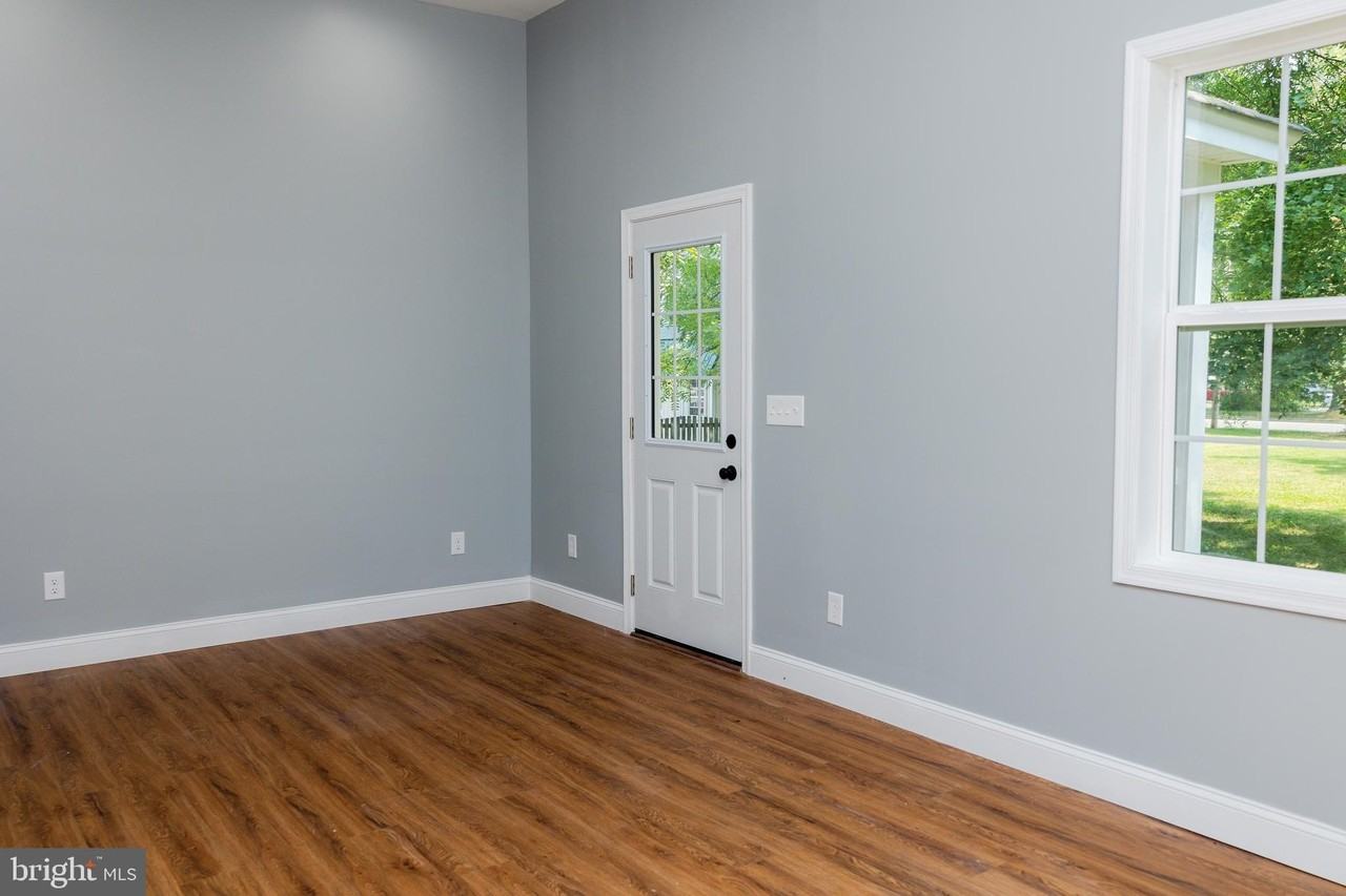 140 S Main St - Photo 6 of 20