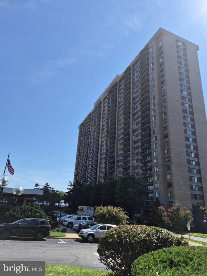 3705 S George Mason Dr #1213S - Photo 3 of 8
