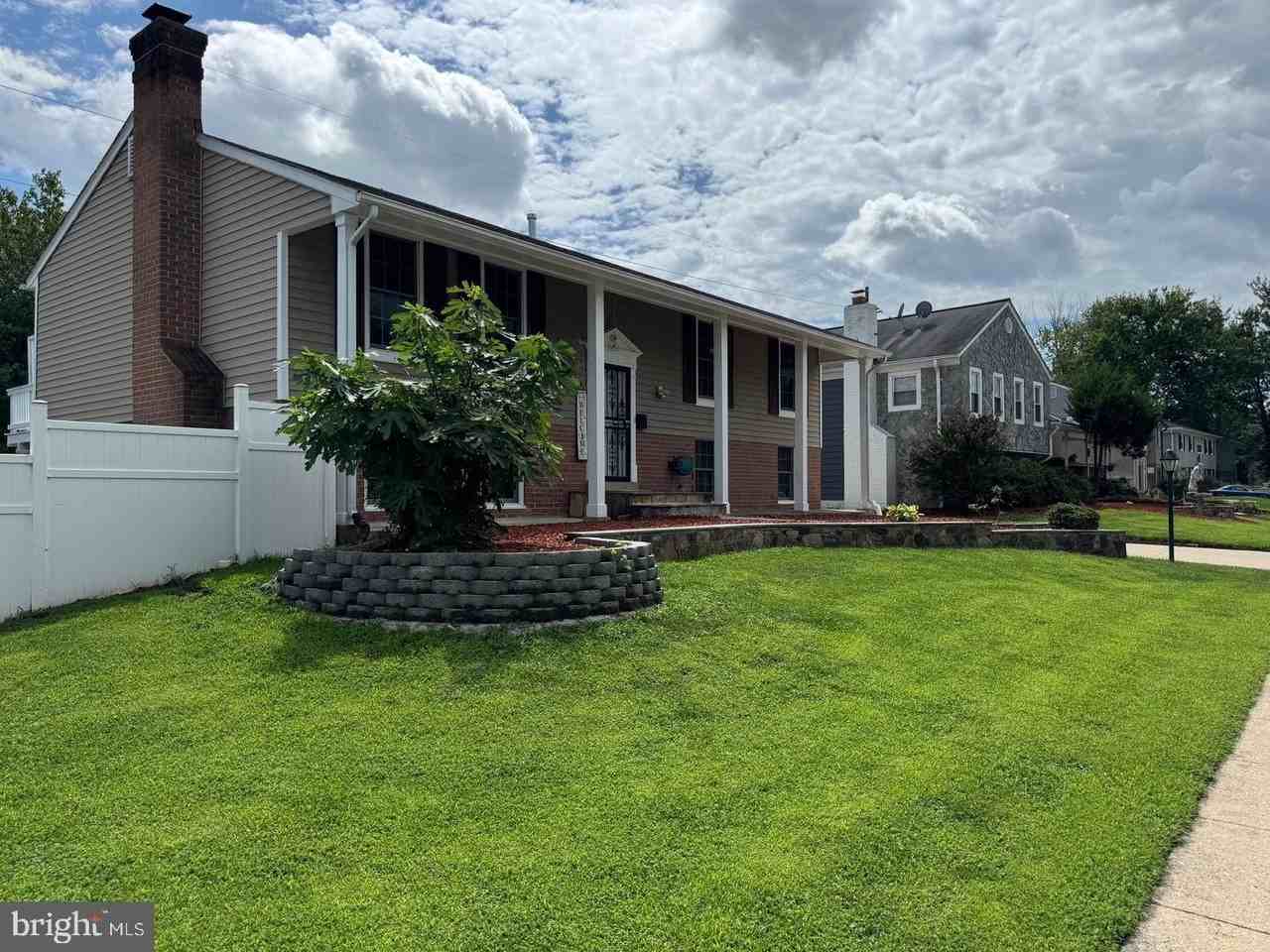 9716 Copeland Dr - Photo 2 of 50