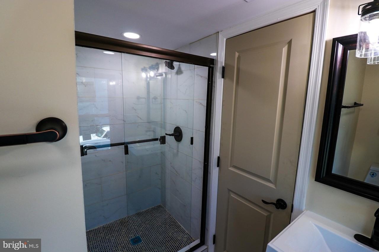 427 Highland Ave - Photo 4 of 17