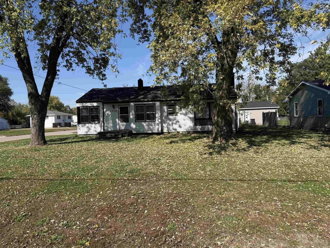 1710 Huntington Rd - Photo 2 of 25