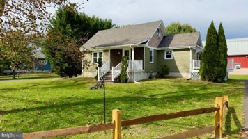 featured image of 990 Elm Rd