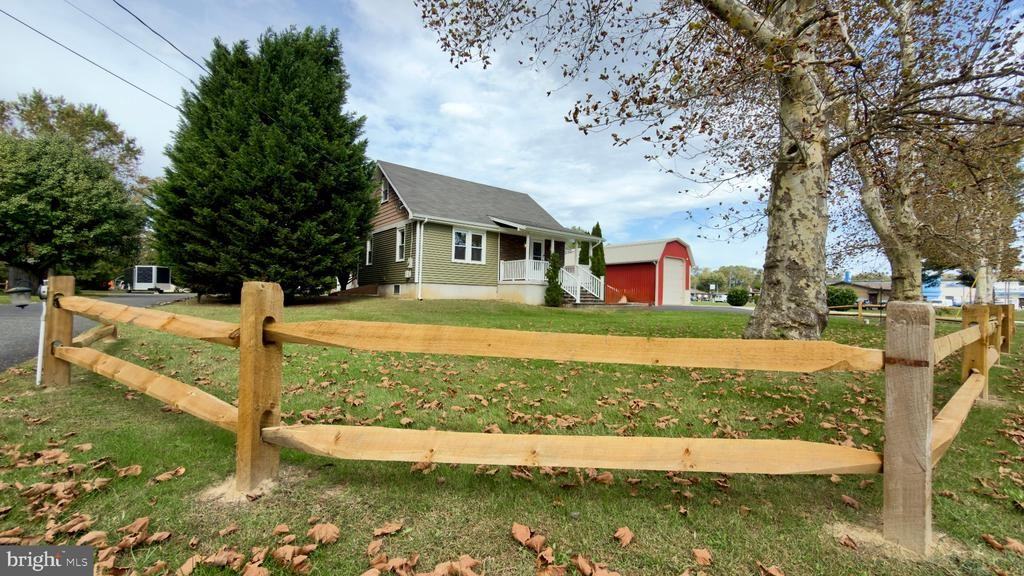 990 Elm Rd - Photo 4 of 38