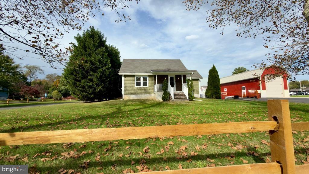990 Elm Rd - Photo 5 of 38