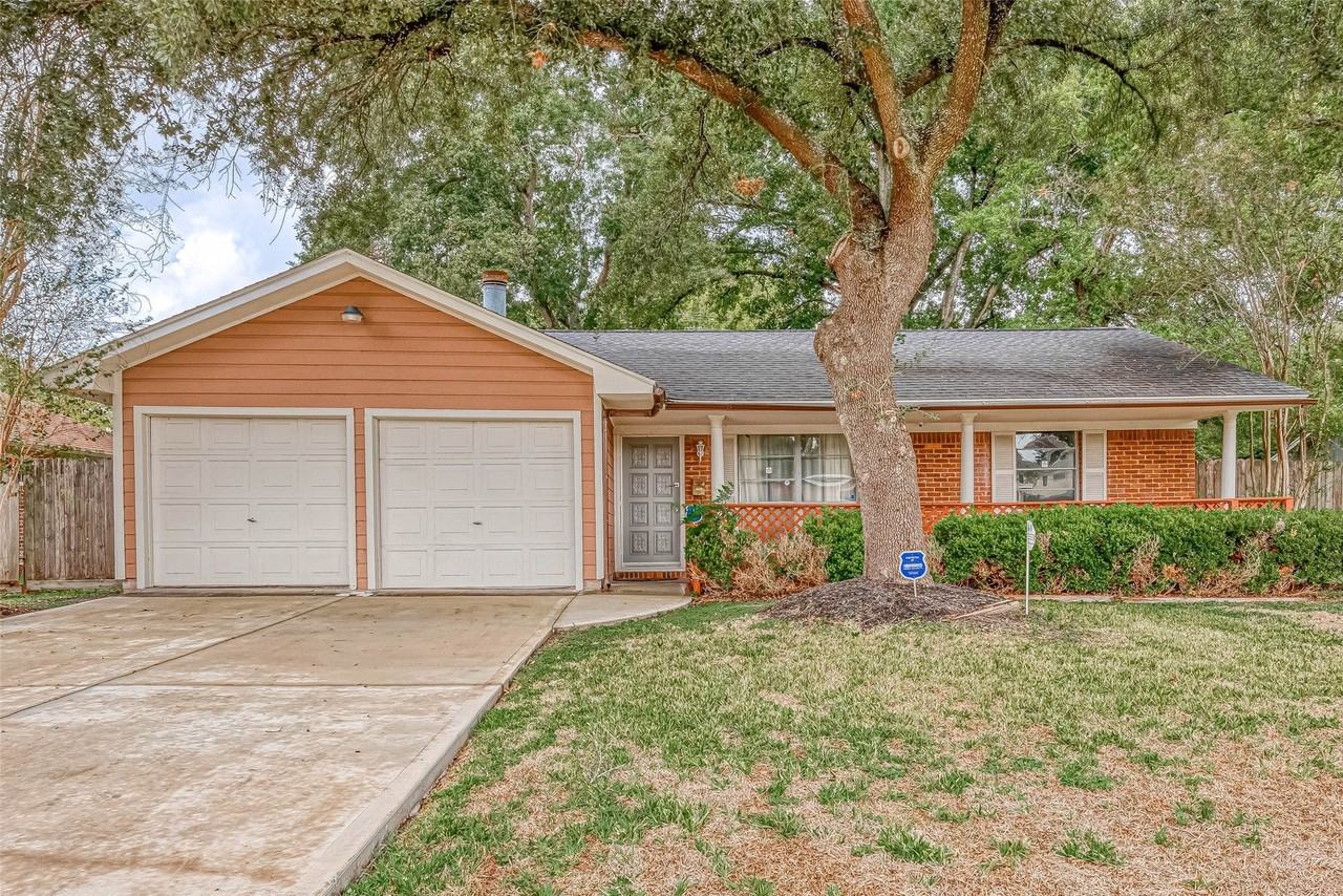 7022 Triola Ln - Photo 2 of 26