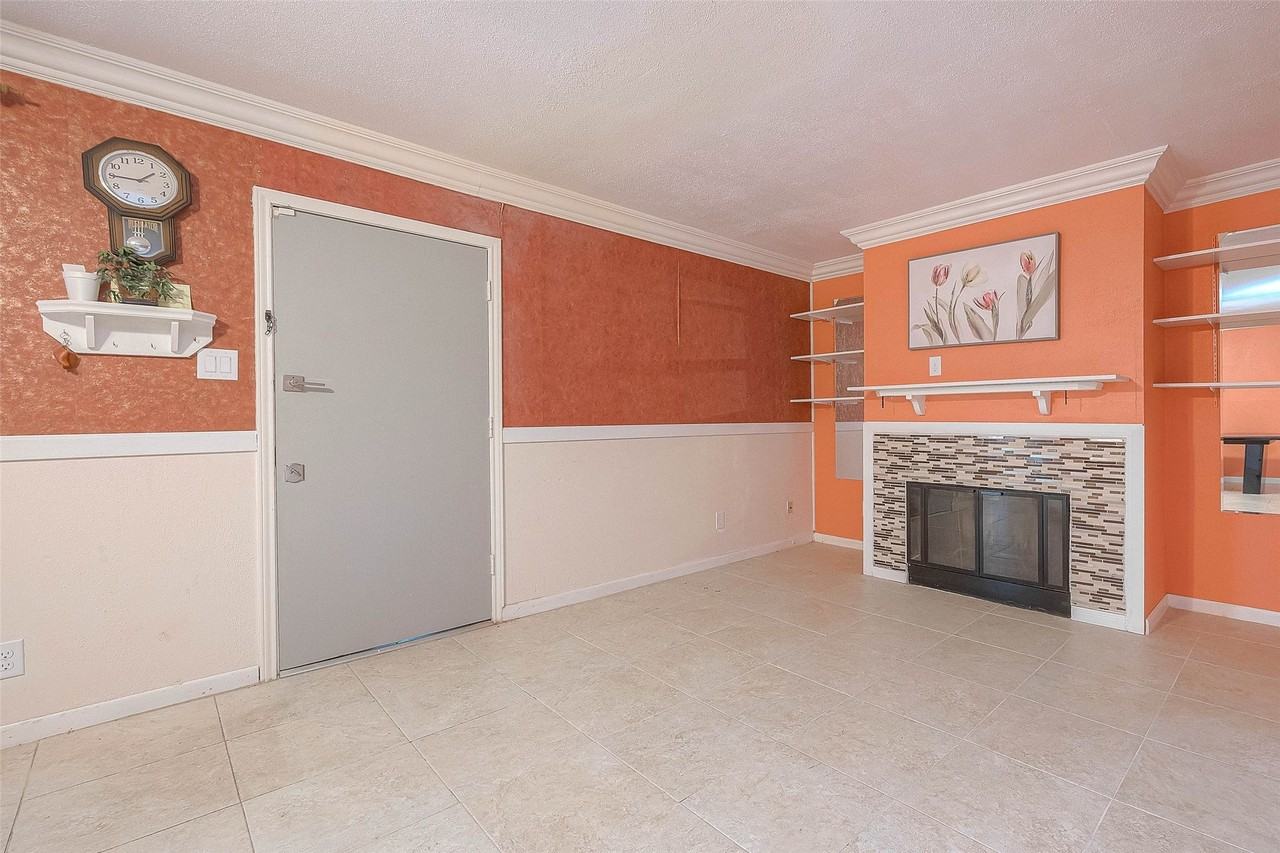 7022 Triola Ln - Photo 3 of 26