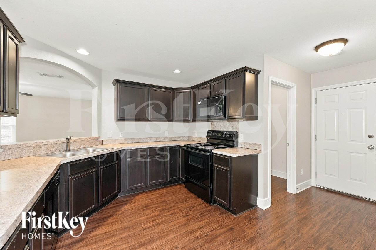 1945 Cross Oaks Dr - Photo 6 of 20