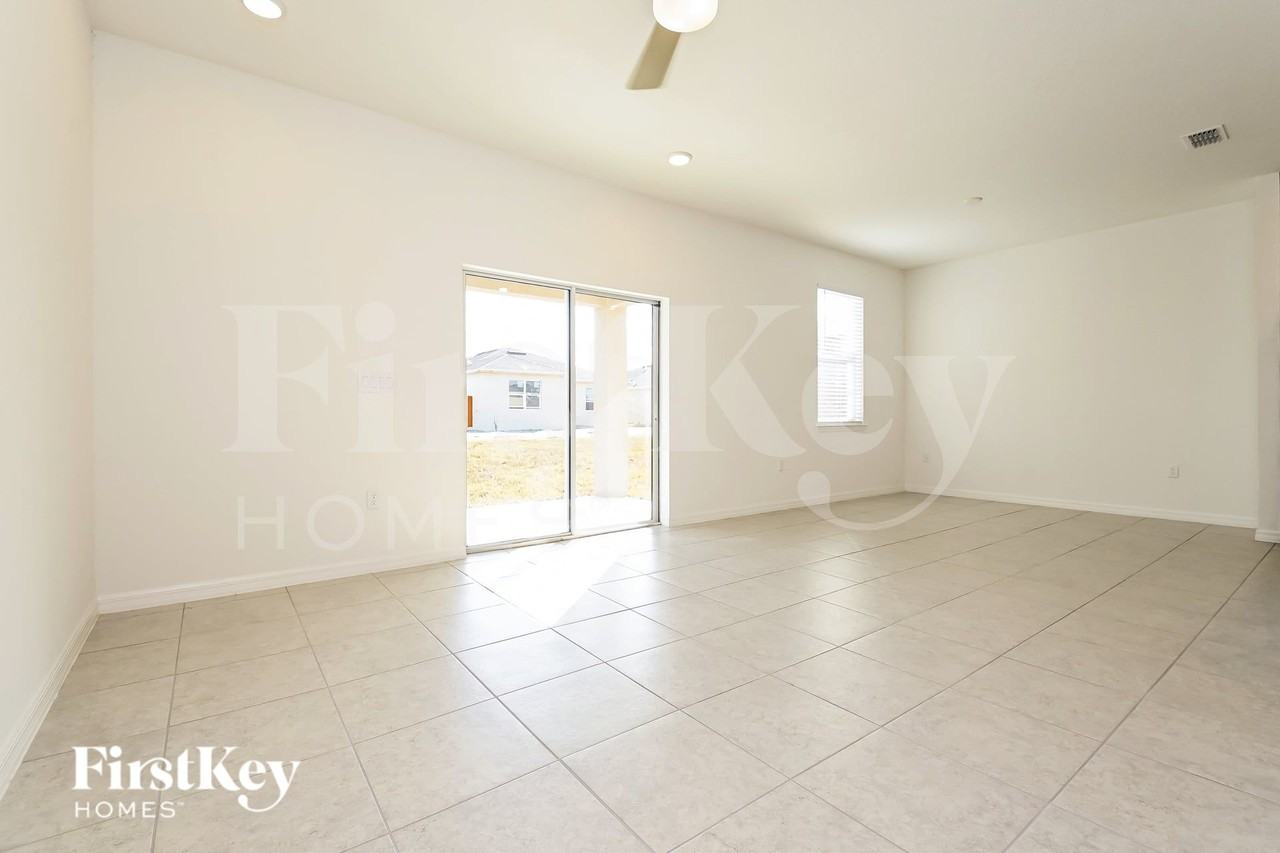 315 Corbel Ln - Photo 2 of 15