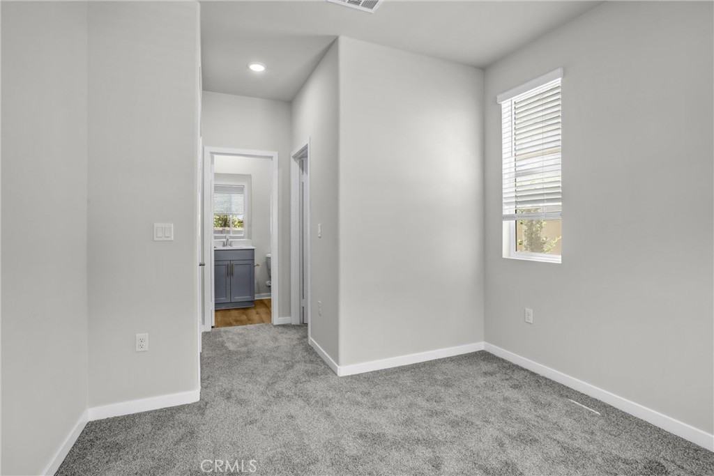 9567 Hannah Way - Photo 5 of 27