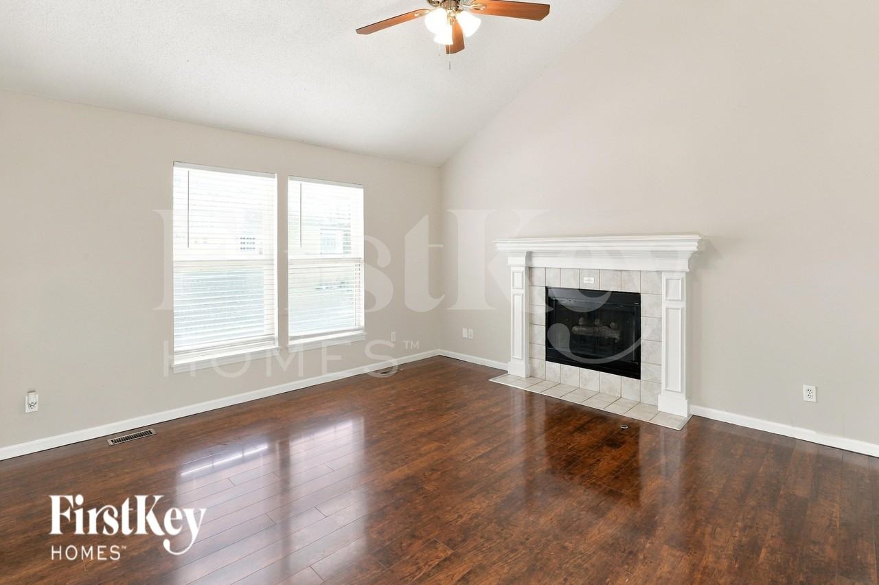 11220 N Mcgee St - Photo 2 of 18