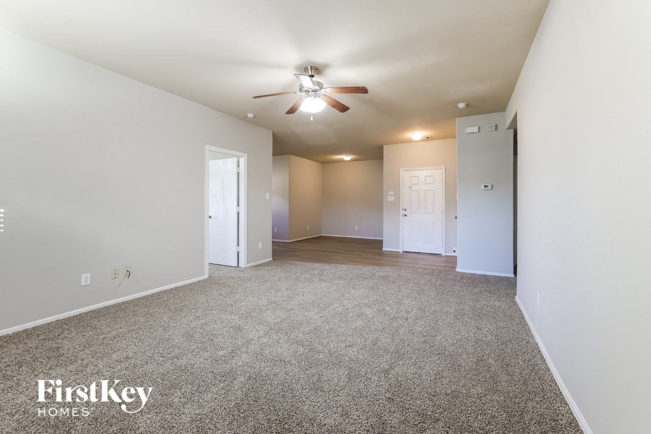 7909 Big Oak Dr - Photo 2 of 16