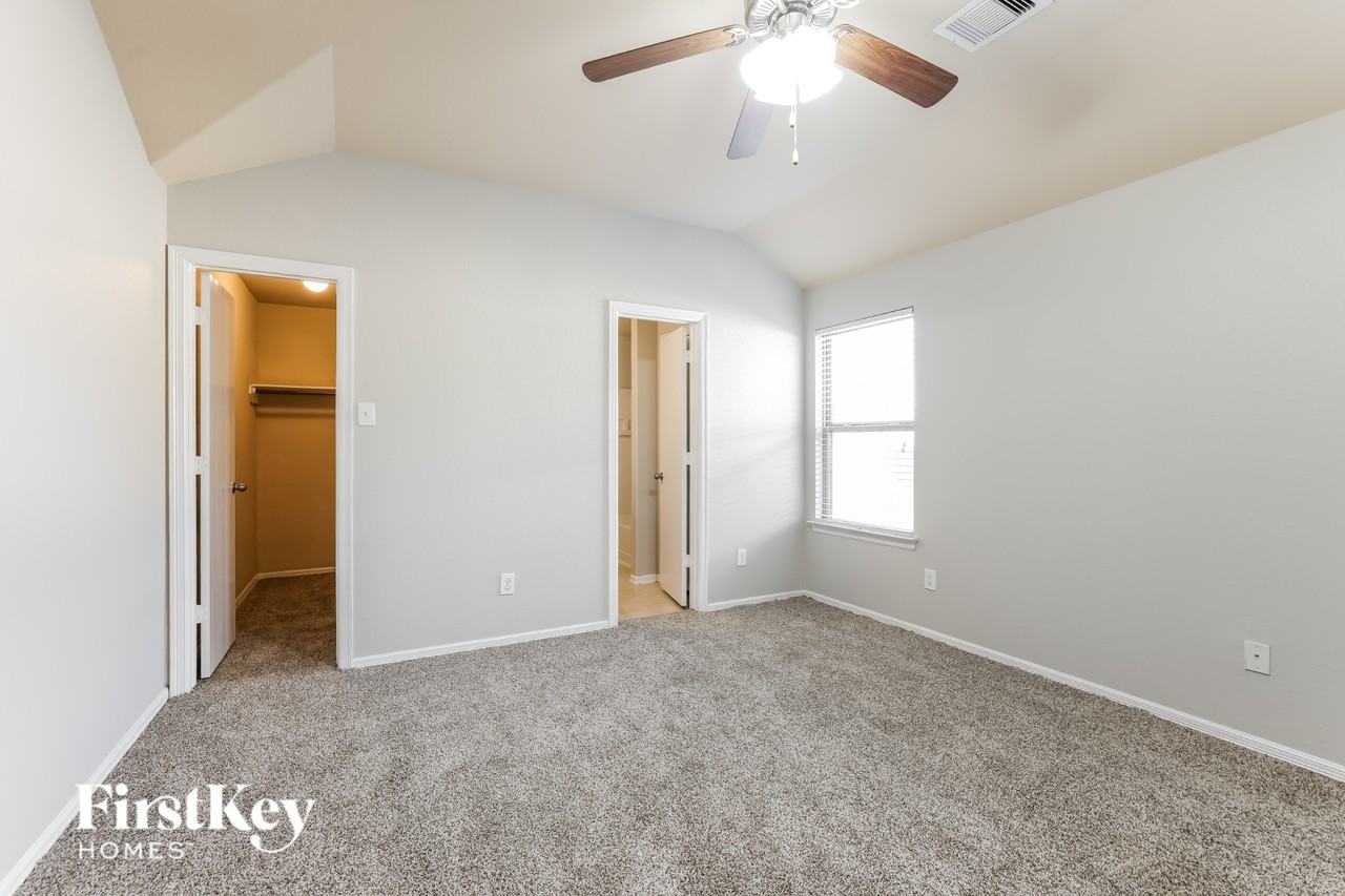 7909 Big Oak Dr - Photo 6 of 16