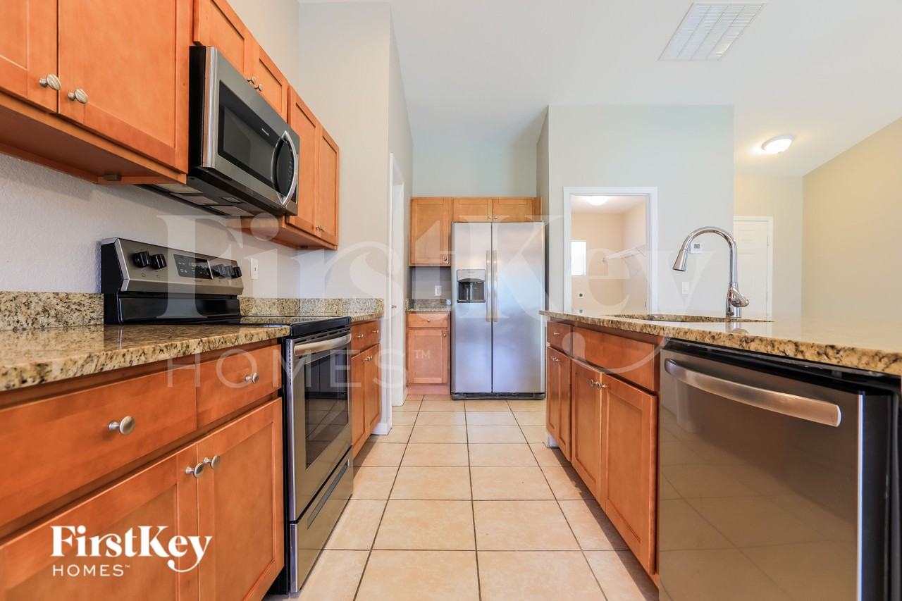 4570 Lummus St - Photo 5 of 17