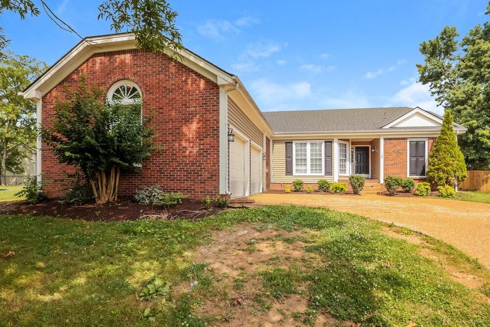 106 Devonshire Trl - Photo 4 of 17