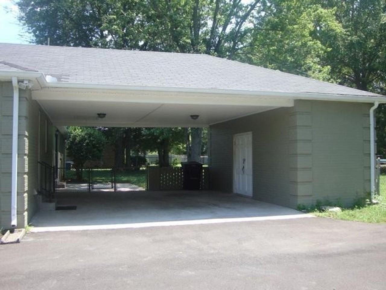 218 Grandview Dr - Photo 2 of 15