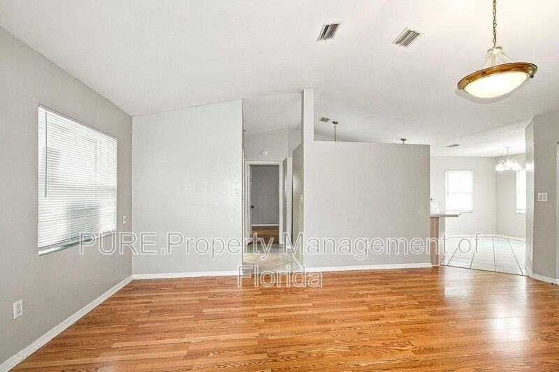16 Almond Ter - Photo 4 of 50