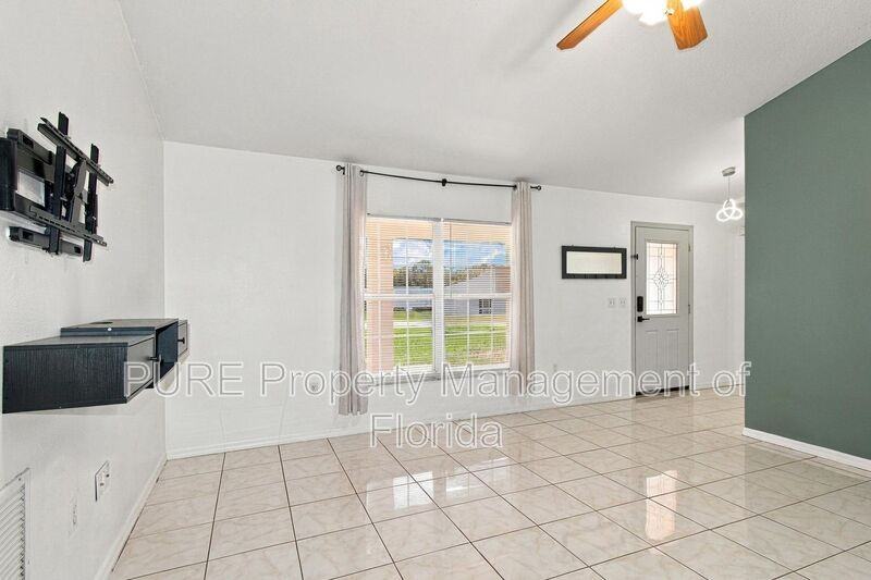 645 Nw 65th St - Photo 7 of 43