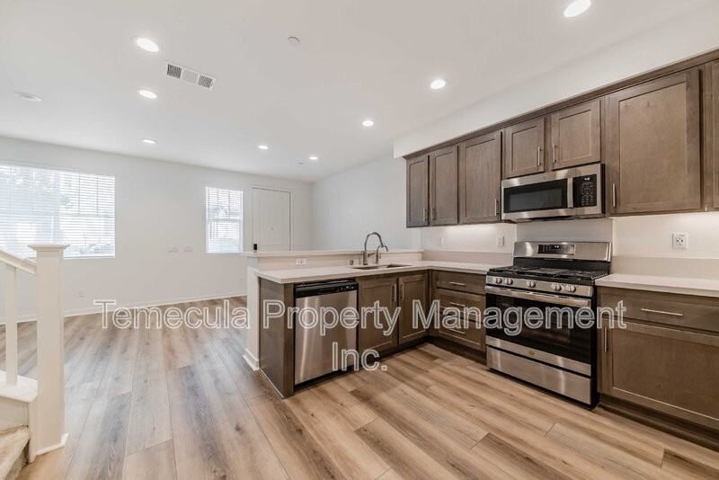 32416 Tannat Dr - Photo 7 of 11