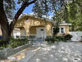 featured image of 2913 W Tampa Bay Blvd