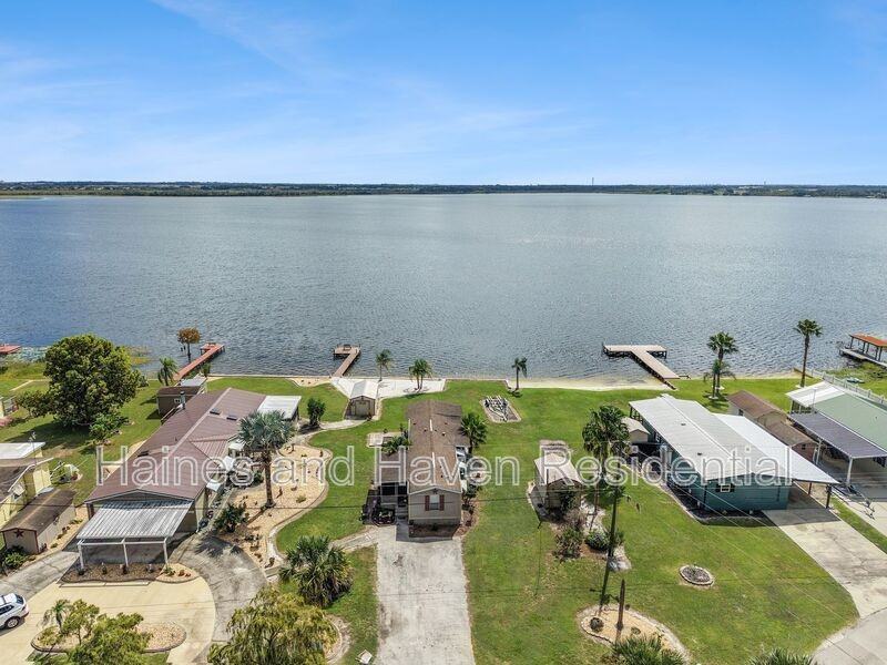 3208 Lakeview Dr - Photo 2 of 24