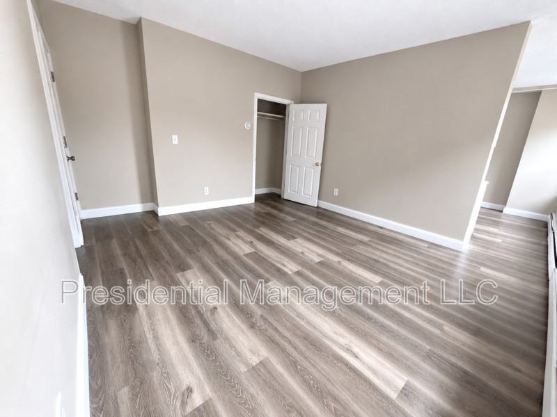 258 Lawrence St #REF2 - Photo 4 of 12