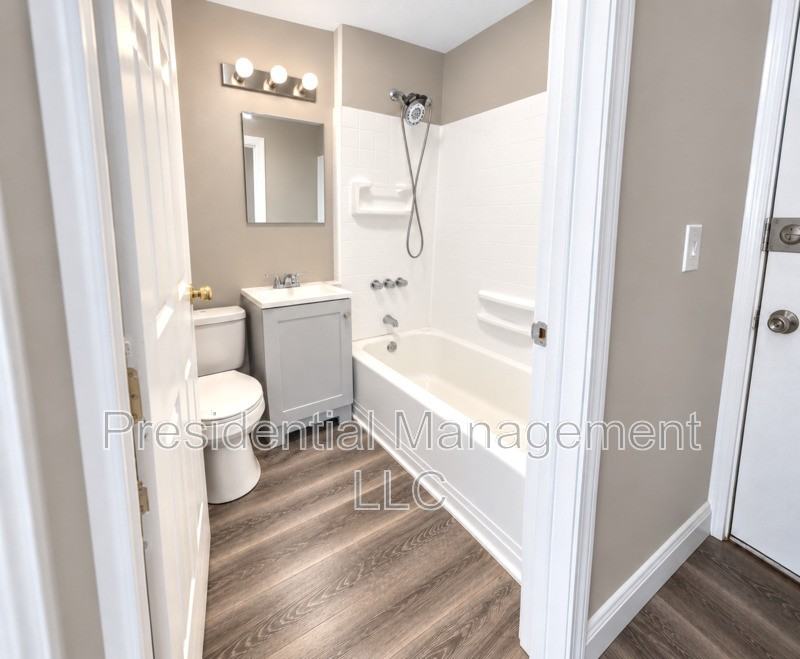 258 Lawrence St #REF2 - Photo 6 of 12