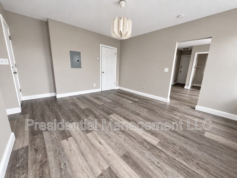 258 Lawrence St #REF4 - Photo 5 of 15