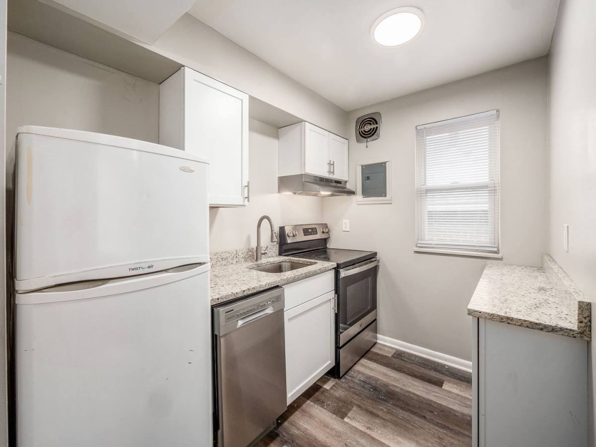 70 W 8th Ave #D3 - Photo 7 of 12