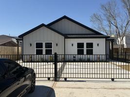 featured image of 8310 Mariah St #B