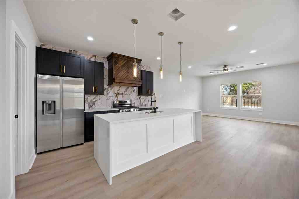 8310 Mariah St #B - Photo 6 of 8