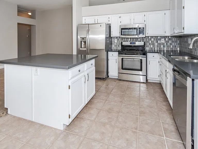 806 Zinnia Cir - Photo 7 of 14