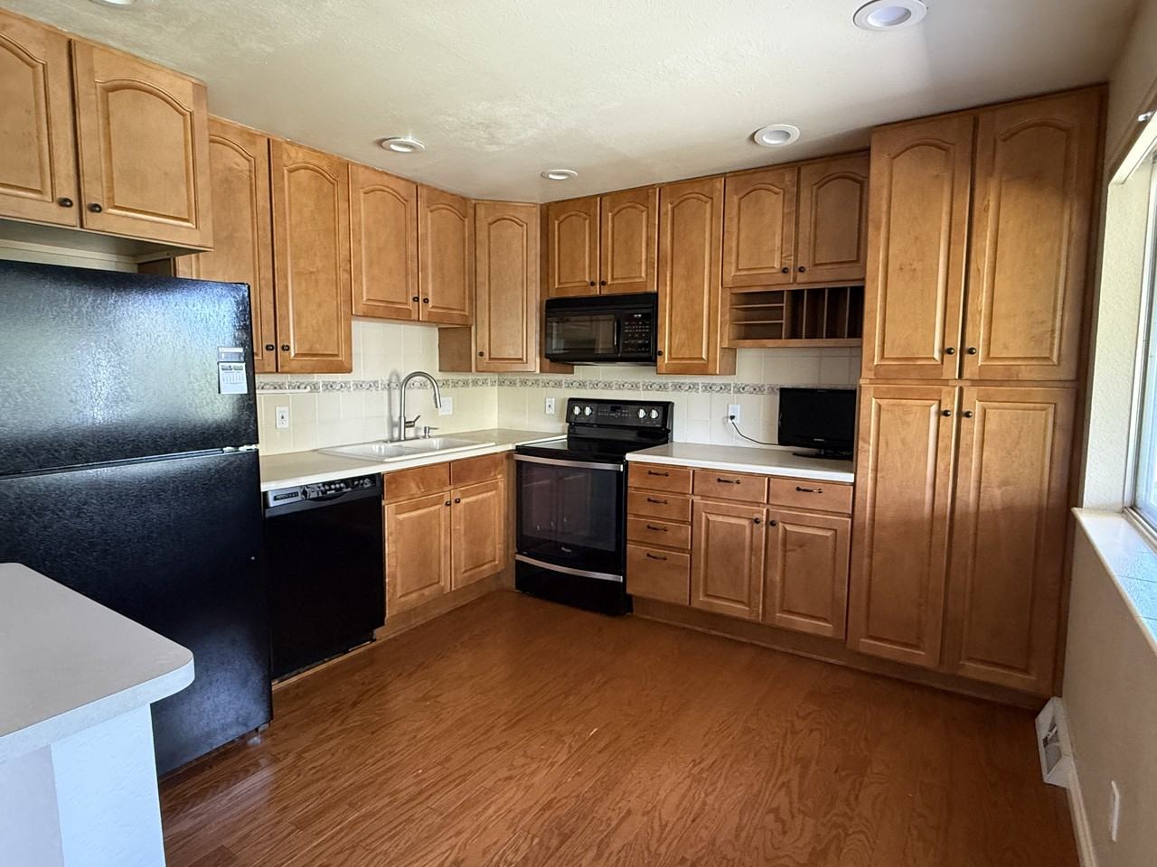 6689 S Delaware St - Photo 3 of 14