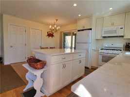 featured image of 152 Tuckerman Ave ##16