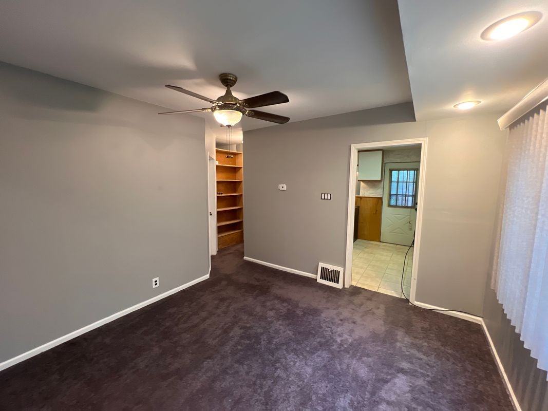 19630 Yacama Rd - Photo 3 of 10