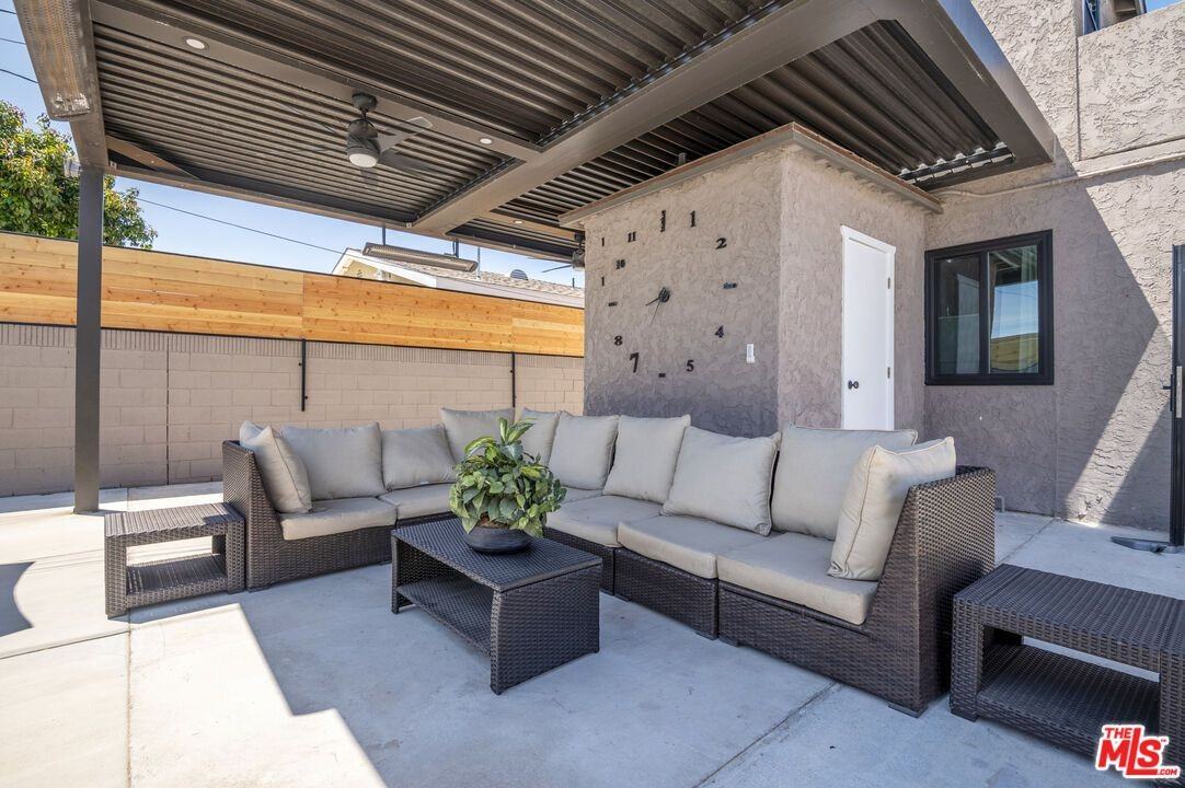 9410 S 4th Ave - Photo 4 of 11