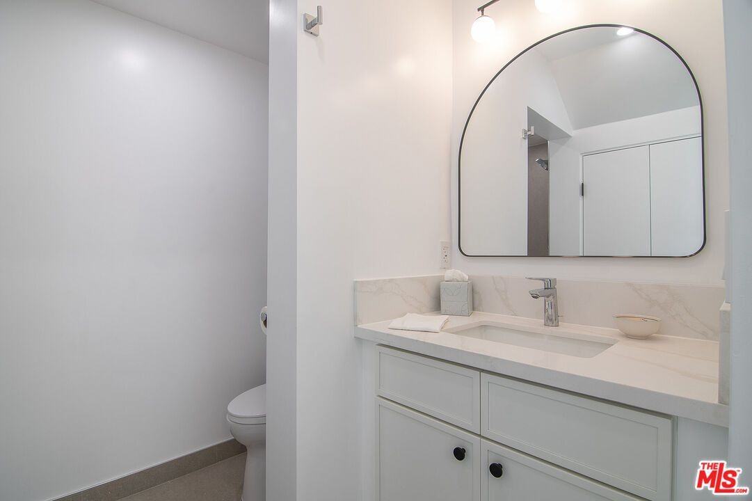 4438 W 60th St - Photo 7 of 27