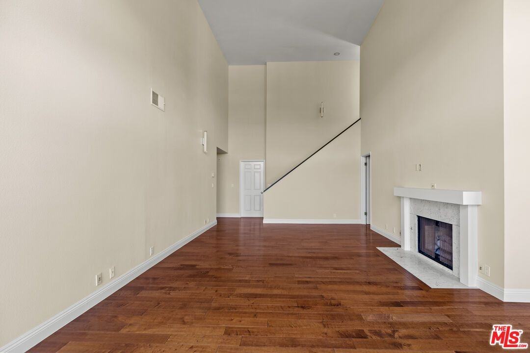 100 N Wetherly Dr ##Phc - Photo 2 of 37