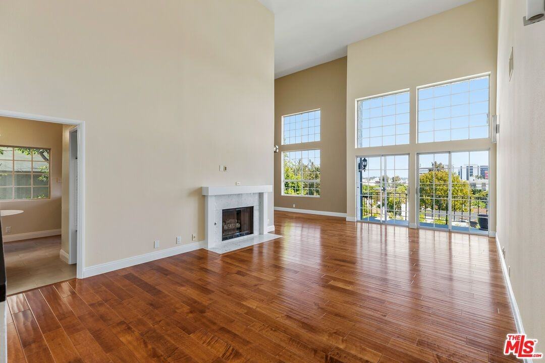100 N Wetherly Dr ##Phc - Photo 6 of 37