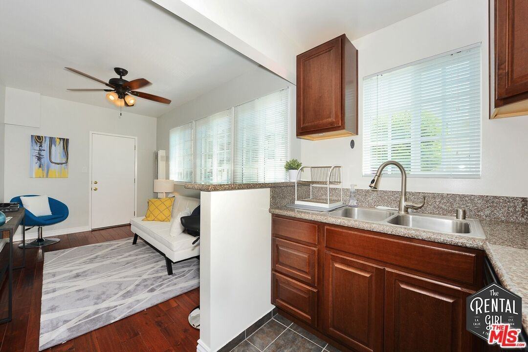 2400 Pacific Ave ##6 - Photo 6 of 20