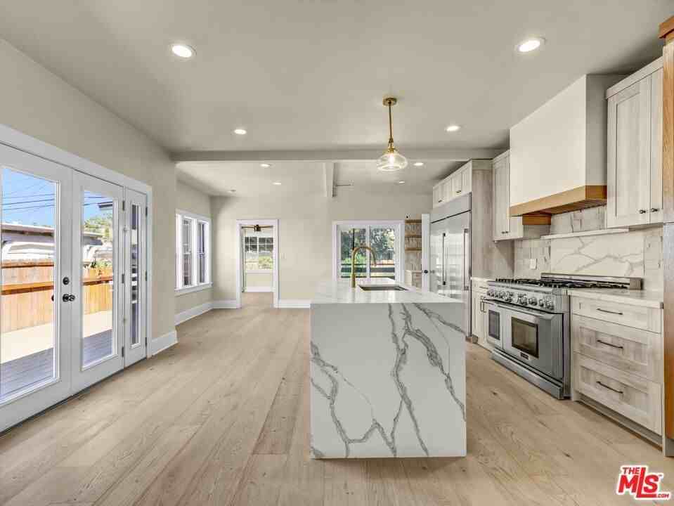 2255 W 29th St - Photo 7 of 31