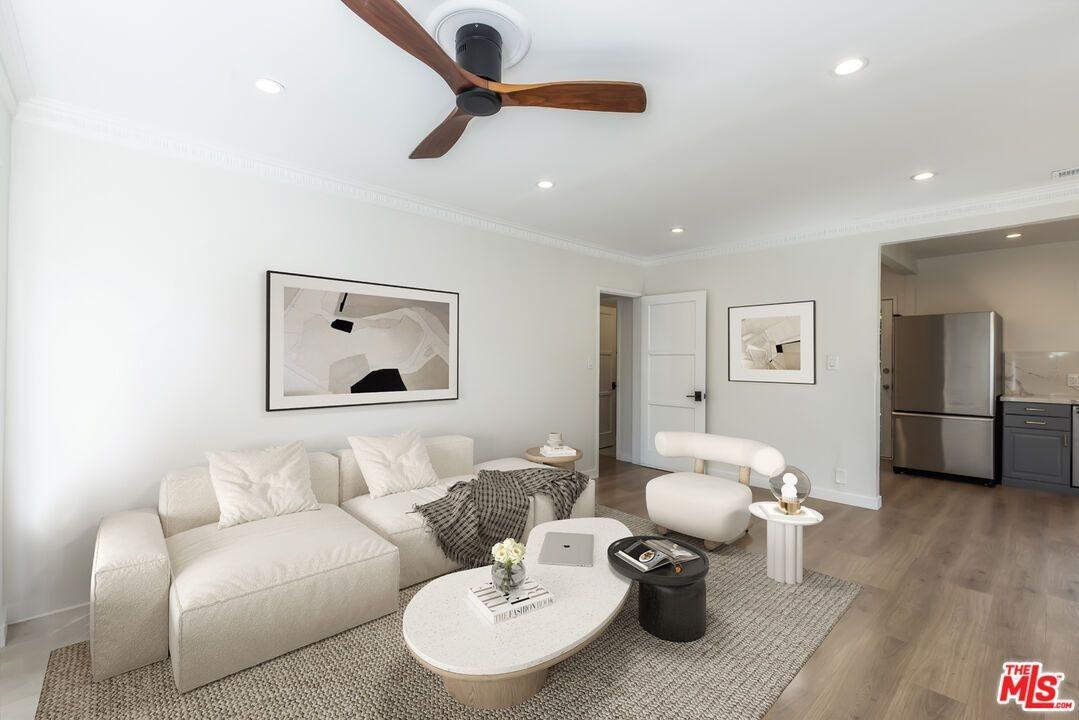 8791 Cadillac Ave - Photo 2 of 33
