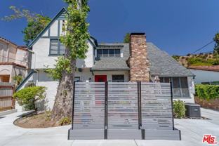 2628 N Beachwood Dr - Photo 1 of 1