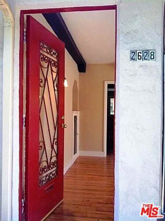 2628 N Beachwood Dr - Photo 5 of 28