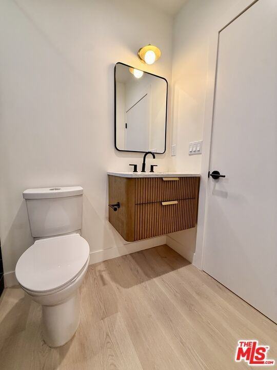 2707 Benedict St ##1/2 - Photo 5 of 27
