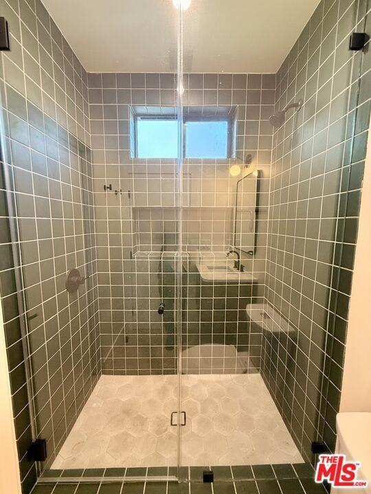 2707 Benedict St ##1/2 - Photo 7 of 27