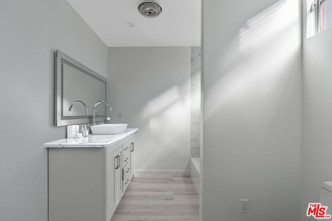 29235 Heathercliff Rd ##11 - Photo 7 of 26