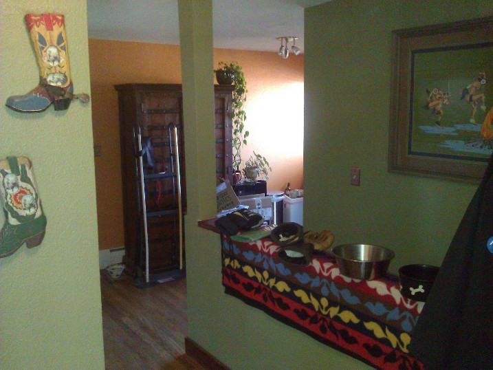 1110 Ithaca Dr - Photo 2 of 9